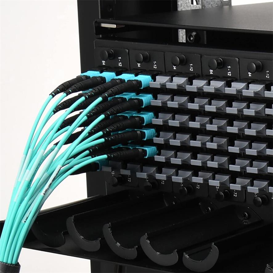 ¿Por qué optar por el cable de fibra MPO 12?